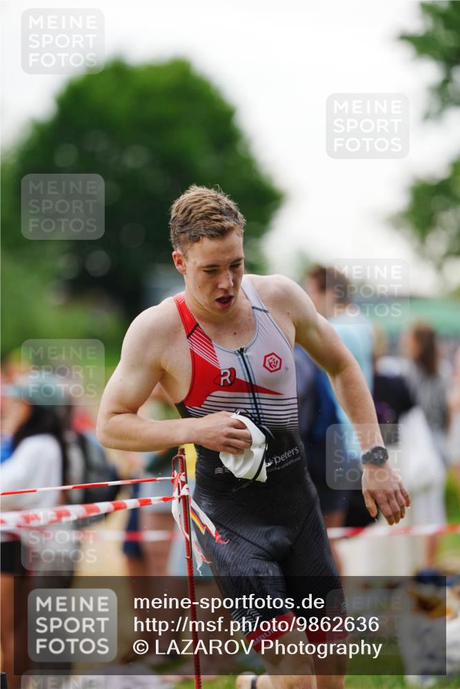 21.06.2026 - 29. Vierlanden-Triathlon LAZAROV Photography http://msf.ph/oto/9862636 21.06.2026 09:56:10 Schwimmen 329, 381, 389 meine-sportfotos.de
