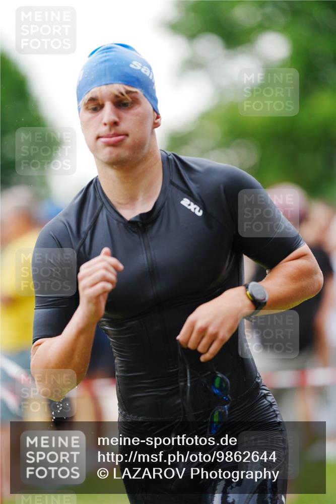 21.06.2026 - 29. Vierlanden-Triathlon LAZAROV Photography http://msf.ph/oto/9862644 21.06.2026 09:56:13 Schwimmen 329, 381, 389 meine-sportfotos.de