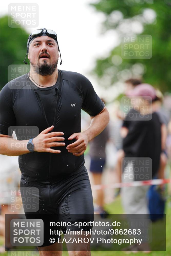 21.06.2026 - 29. Vierlanden-Triathlon LAZAROV Photography http://msf.ph/oto/9862683 21.06.2026 10:00:53 Schwimmen 330, 357 meine-sportfotos.de