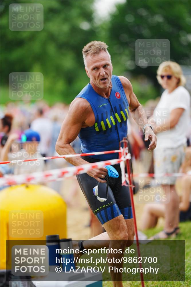 21.06.2026 - 29. Vierlanden-Triathlon LAZAROV Photography http://msf.ph/oto/9862700 21.06.2026 10:03:34 Schwimmen 437 meine-sportfotos.de