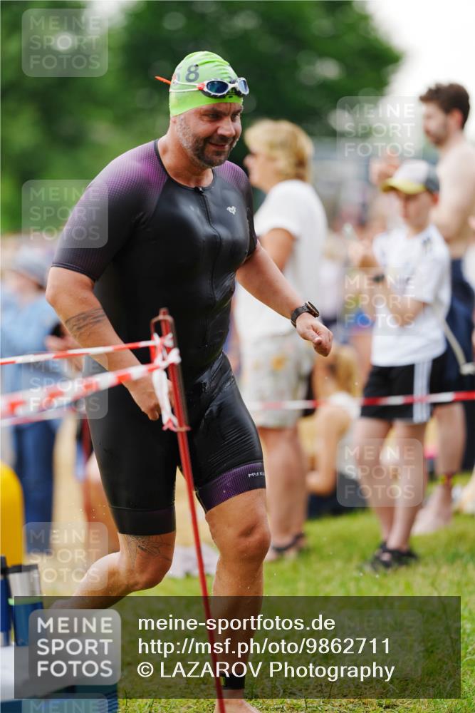 21.06.2026 - 29. Vierlanden-Triathlon LAZAROV Photography http://msf.ph/oto/9862711 21.06.2026 10:04:16 Schwimmen 420, 454 meine-sportfotos.de