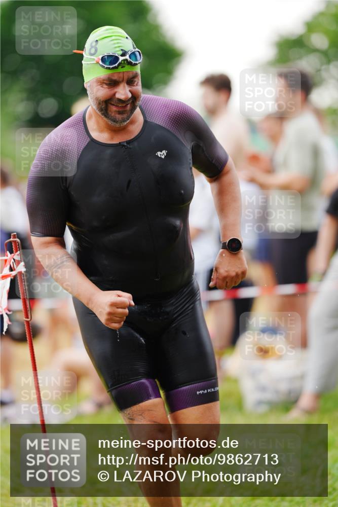21.06.2026 - 29. Vierlanden-Triathlon LAZAROV Photography http://msf.ph/oto/9862713 21.06.2026 10:04:16 Schwimmen 420, 454 meine-sportfotos.de
