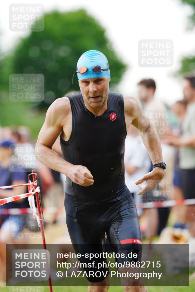 21.06.2026 - 29. Vierlanden-Triathlon LAZAROV Photography http://msf.ph/oto/9862715 21.06.2026 10:04:18 Schwimmen 420, 440, 454 meine-sportfotos.de