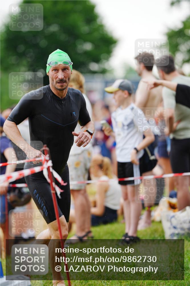 21.06.2026 - 29. Vierlanden-Triathlon LAZAROV Photography http://msf.ph/oto/9862730 21.06.2026 10:05:14 Schwimmen 431 meine-sportfotos.de