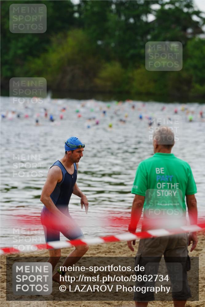 21.06.2026 - 29. Vierlanden-Triathlon LAZAROV Photography http://msf.ph/oto/9862734 21.06.2026 10:05:36 Schwimmen 429, 448 meine-sportfotos.de