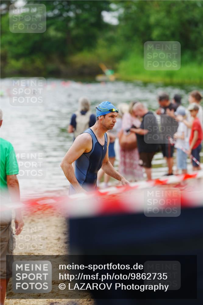 21.06.2026 - 29. Vierlanden-Triathlon LAZAROV Photography http://msf.ph/oto/9862735 21.06.2026 10:05:38 Schwimmen 395, 414, 429, 448 meine-sportfotos.de
