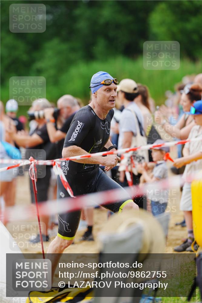 21.06.2026 - 29. Vierlanden-Triathlon LAZAROV Photography http://msf.ph/oto/9862755 21.06.2026 10:06:16 Schwimmen 444, 464 meine-sportfotos.de