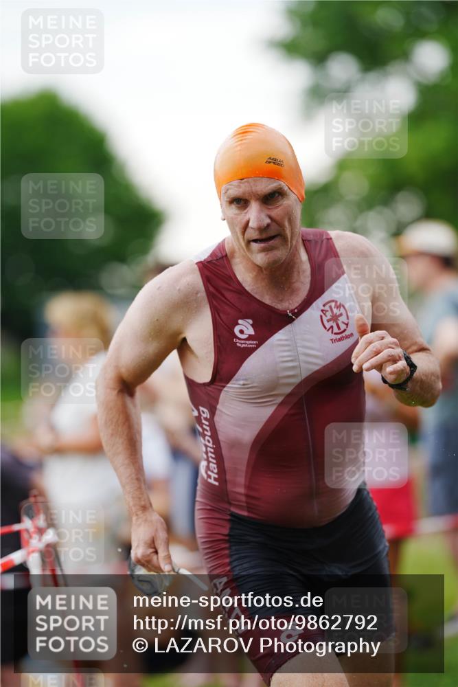 21.06.2026 - 29. Vierlanden-Triathlon LAZAROV Photography http://msf.ph/oto/9862792 21.06.2026 10:06:52 Schwimmen 394, 410, 417, 443, 447 meine-sportfotos.de
