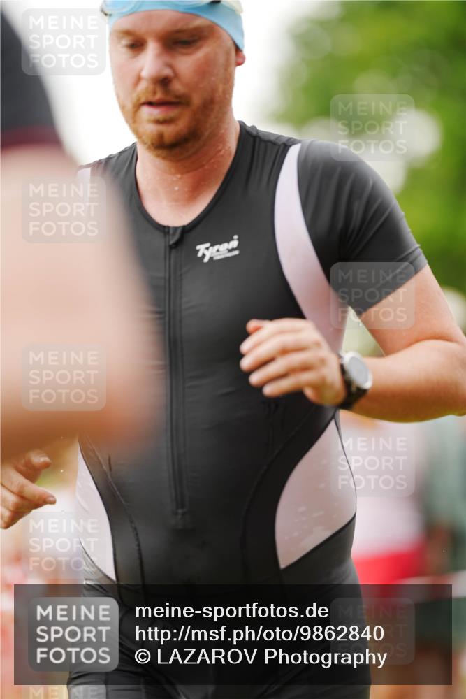 21.06.2026 - 29. Vierlanden-Triathlon LAZAROV Photography http://msf.ph/oto/9862840 21.06.2026 10:08:31 Schwimmen 403, 419, 422, 432, 446, 476, 477, 1356 meine-sportfotos.de
