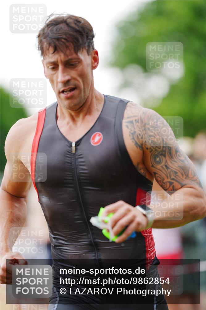 21.06.2026 - 29. Vierlanden-Triathlon LAZAROV Photography http://msf.ph/oto/9862854 21.06.2026 10:08:42 Schwimmen 403, 418, 422, 432, 1356 meine-sportfotos.de
