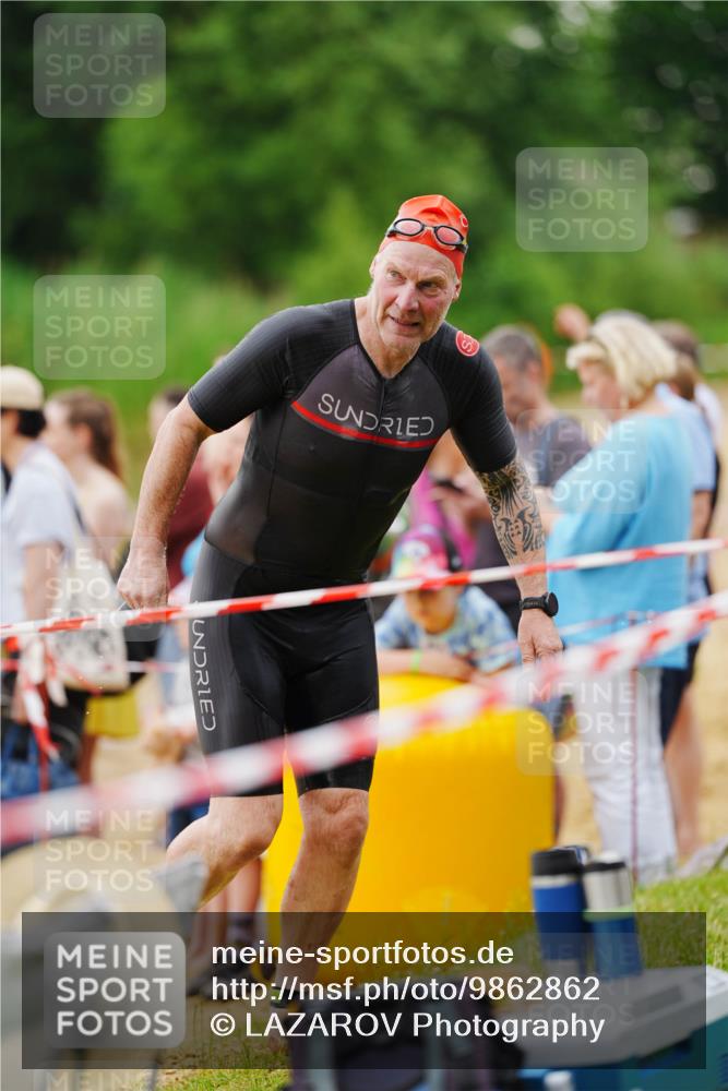21.06.2026 - 29. Vierlanden-Triathlon LAZAROV Photography http://msf.ph/oto/9862862 21.06.2026 10:08:58 Schwimmen 455 meine-sportfotos.de