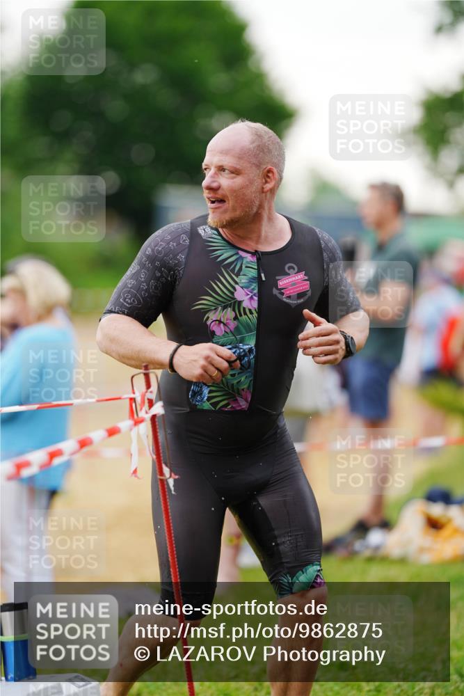 21.06.2026 - 29. Vierlanden-Triathlon LAZAROV Photography http://msf.ph/oto/9862875 21.06.2026 10:09:22 Schwimmen 406, 435, 439, 470 meine-sportfotos.de