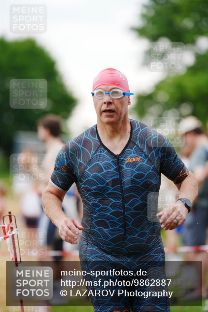 21.06.2026 - 29. Vierlanden-Triathlon LAZAROV Photography http://msf.ph/oto/9862887 21.06.2026 10:09:30 Schwimmen 406, 439, 470 meine-sportfotos.de