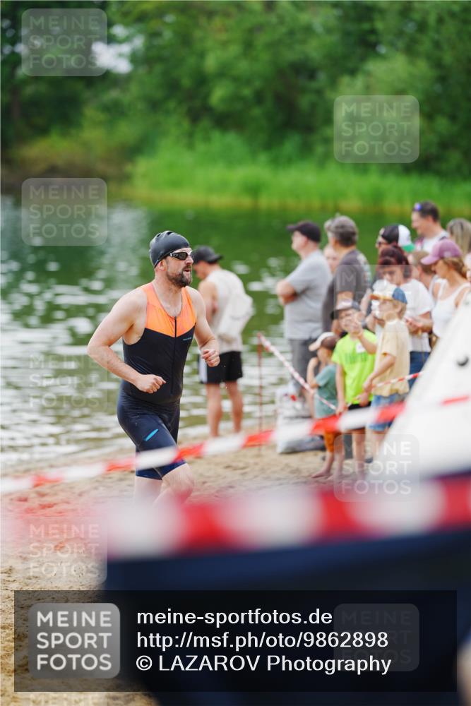 21.06.2026 - 29. Vierlanden-Triathlon LAZAROV Photography http://msf.ph/oto/9862898 21.06.2026 10:09:55 Schwimmen 427 meine-sportfotos.de