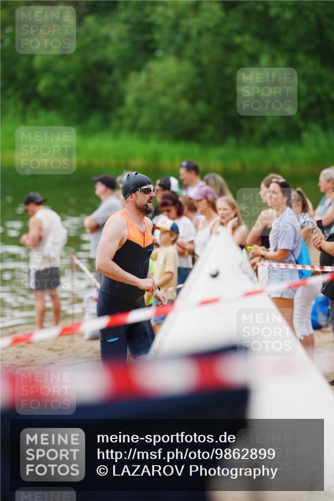 21.06.2026 - 29. Vierlanden-Triathlon LAZAROV Photography http://msf.ph/oto/9862899 21.06.2026 10:09:55 Schwimmen 427 meine-sportfotos.de