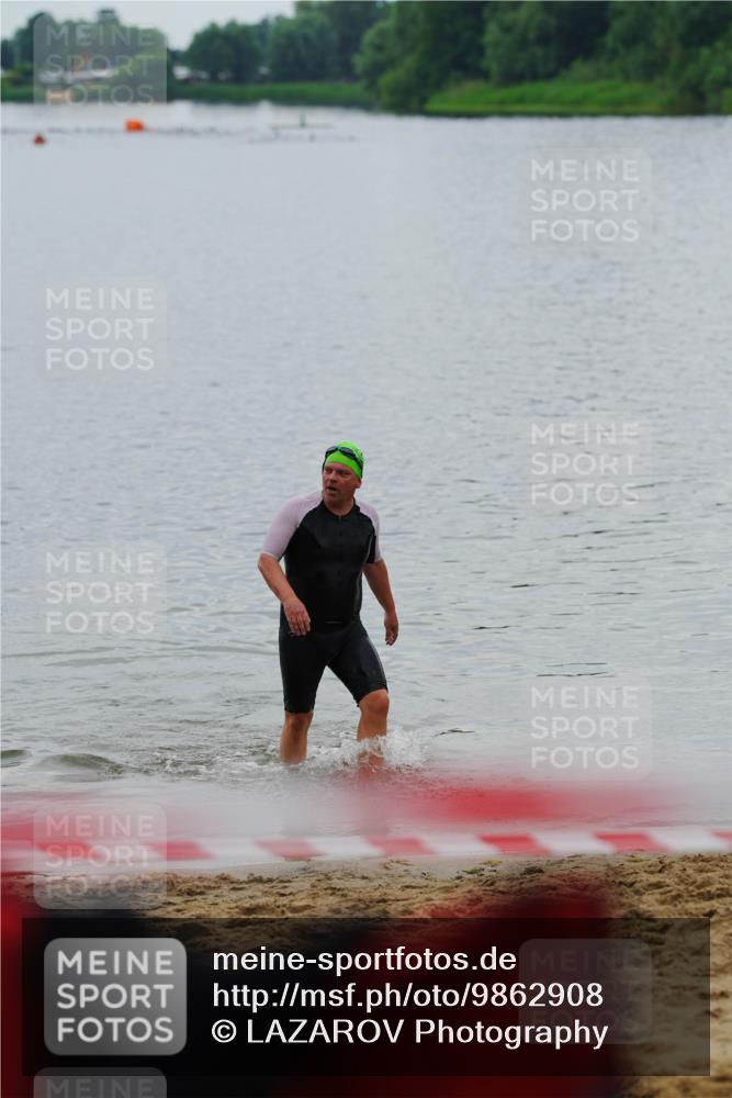 21.06.2026 - 29. Vierlanden-Triathlon LAZAROV Photography http://msf.ph/oto/9862908 21.06.2026 10:10:59 Schwimmen 461 meine-sportfotos.de