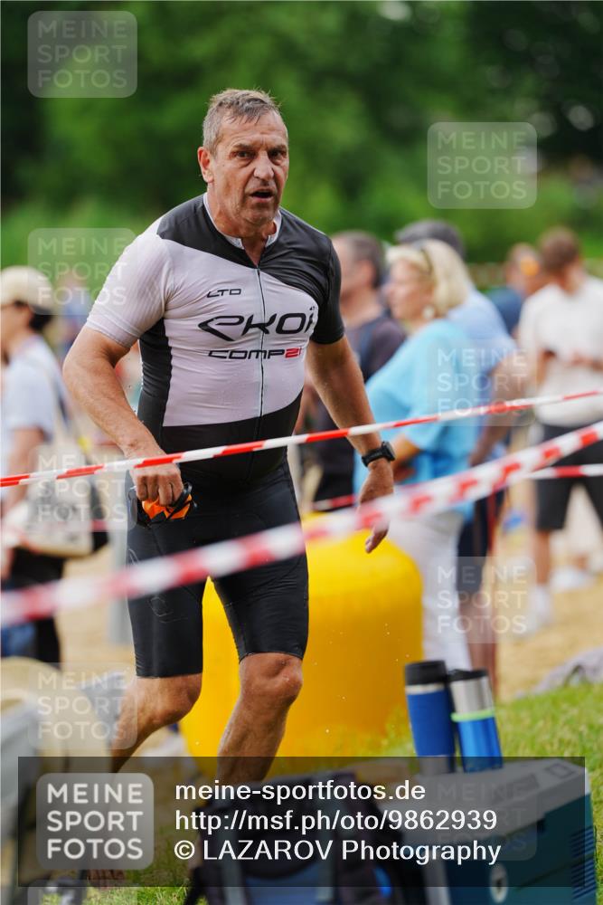 21.06.2026 - 29. Vierlanden-Triathlon LAZAROV Photography http://msf.ph/oto/9862939 21.06.2026 10:12:59 Schwimmen 396, 542 meine-sportfotos.de