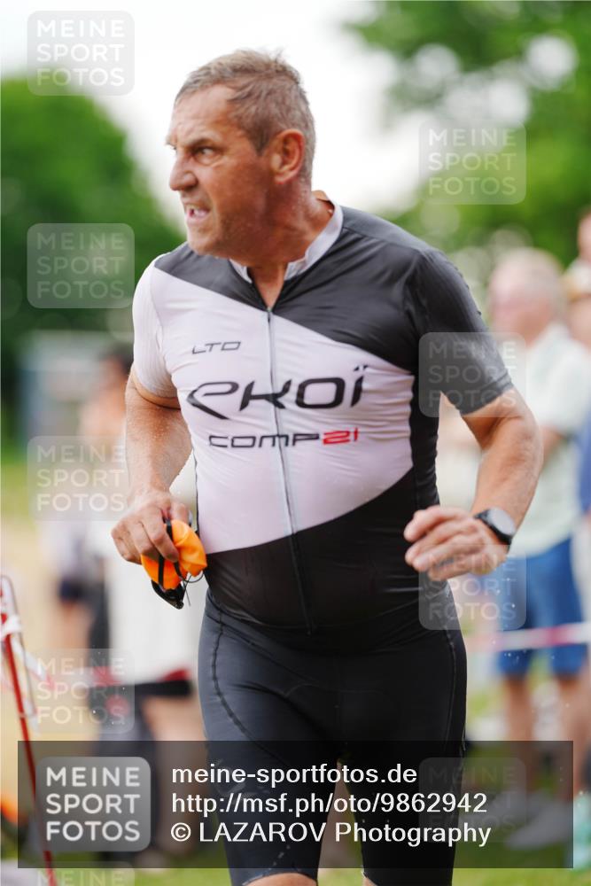 21.06.2026 - 29. Vierlanden-Triathlon LAZAROV Photography http://msf.ph/oto/9862942 21.06.2026 10:13:01 Schwimmen 396, 542 meine-sportfotos.de