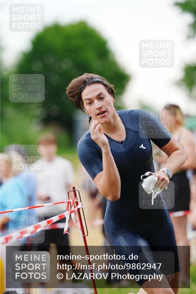 21.06.2026 - 29. Vierlanden-Triathlon LAZAROV Photography http://msf.ph/oto/9862947 21.06.2026 10:13:06 Schwimmen 396, 542, 549 meine-sportfotos.de