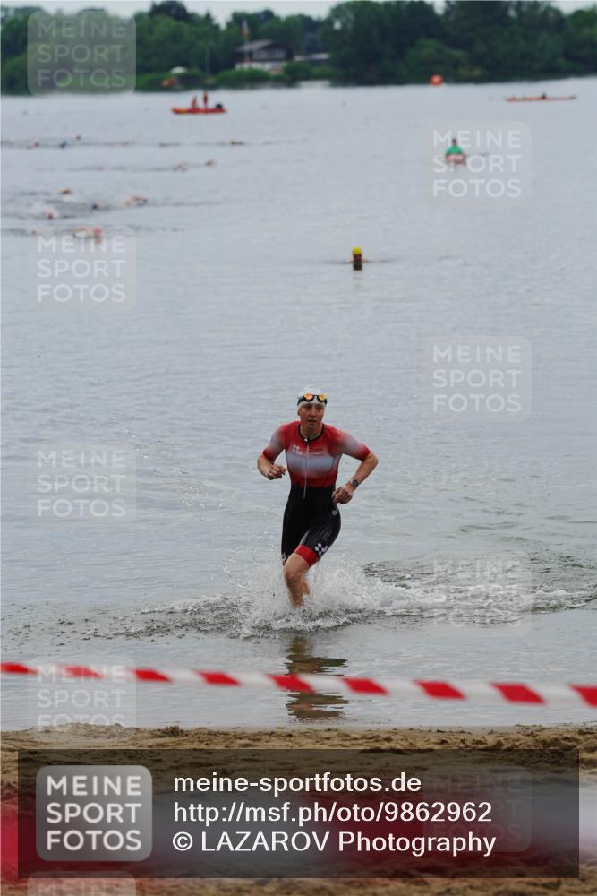 21.06.2026 - 29. Vierlanden-Triathlon LAZAROV Photography http://msf.ph/oto/9862962 21.06.2026 10:14:08 Schwimmen 609 meine-sportfotos.de