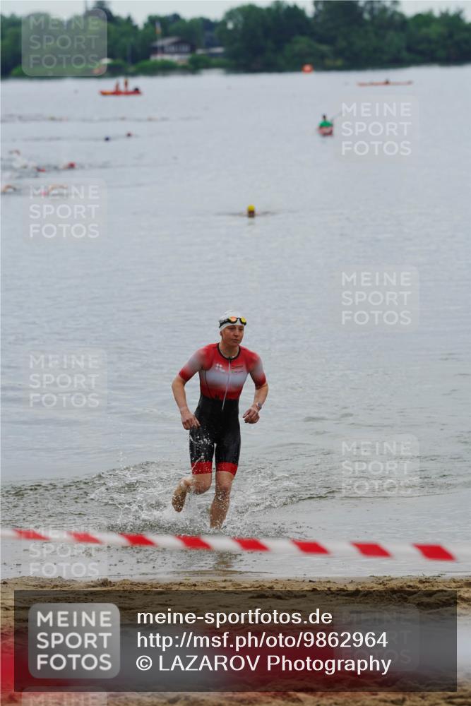 21.06.2026 - 29. Vierlanden-Triathlon LAZAROV Photography http://msf.ph/oto/9862964 21.06.2026 10:14:09 Schwimmen 609 meine-sportfotos.de