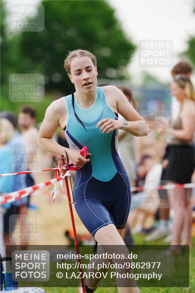 21.06.2026 - 29. Vierlanden-Triathlon LAZAROV Photography http://msf.ph/oto/9862977 21.06.2026 10:15:05 Schwimmen 509, 545 meine-sportfotos.de