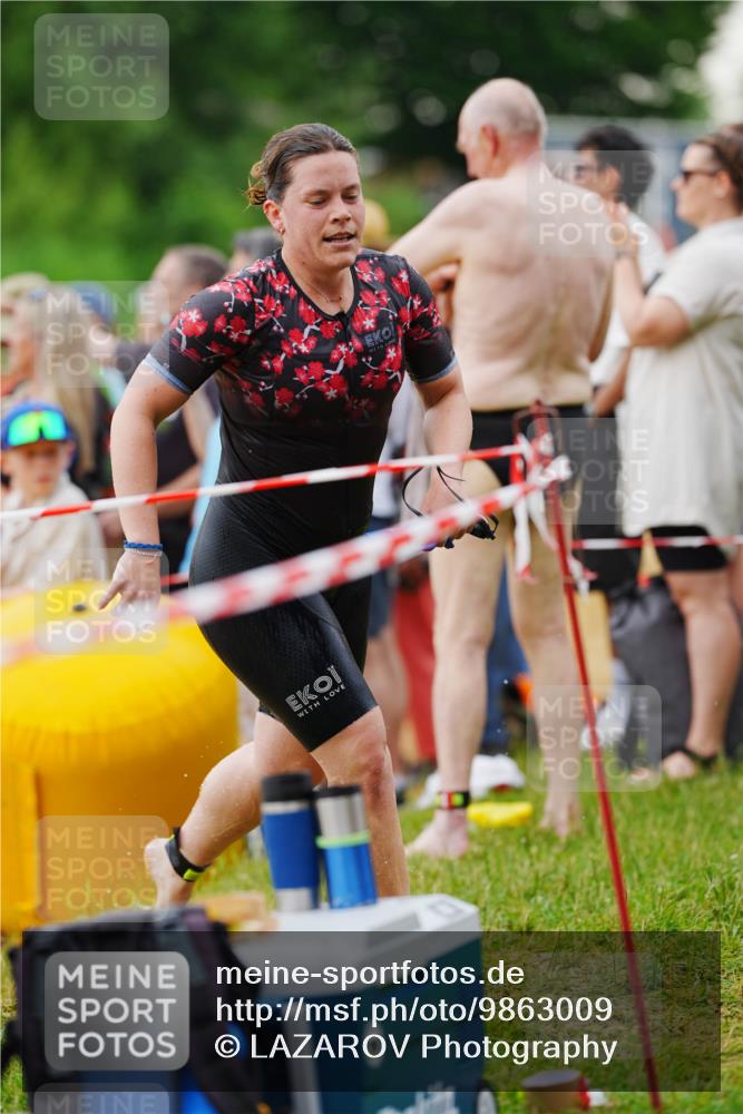 21.06.2026 - 29. Vierlanden-Triathlon LAZAROV Photography http://msf.ph/oto/9863009 21.06.2026 10:15:57 Schwimmen 552, 562 meine-sportfotos.de