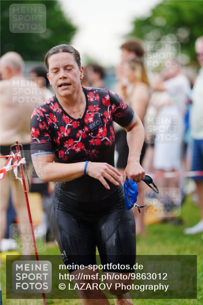 21.06.2026 - 29. Vierlanden-Triathlon LAZAROV Photography http://msf.ph/oto/9863012 21.06.2026 10:15:57 Schwimmen 552, 562 meine-sportfotos.de