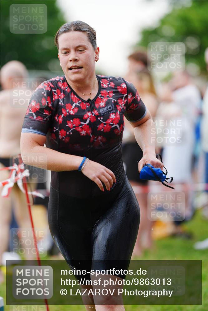 21.06.2026 - 29. Vierlanden-Triathlon LAZAROV Photography http://msf.ph/oto/9863013 21.06.2026 10:15:58 Schwimmen 552, 562 meine-sportfotos.de