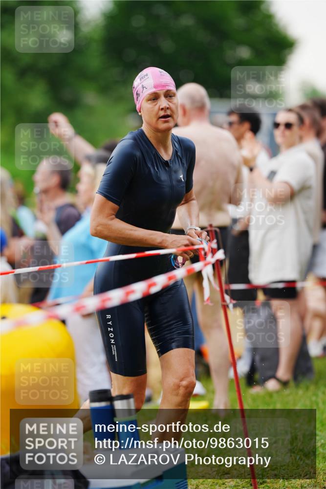 21.06.2026 - 29. Vierlanden-Triathlon LAZAROV Photography http://msf.ph/oto/9863015 21.06.2026 10:16:01 Schwimmen 552, 562, 587 meine-sportfotos.de