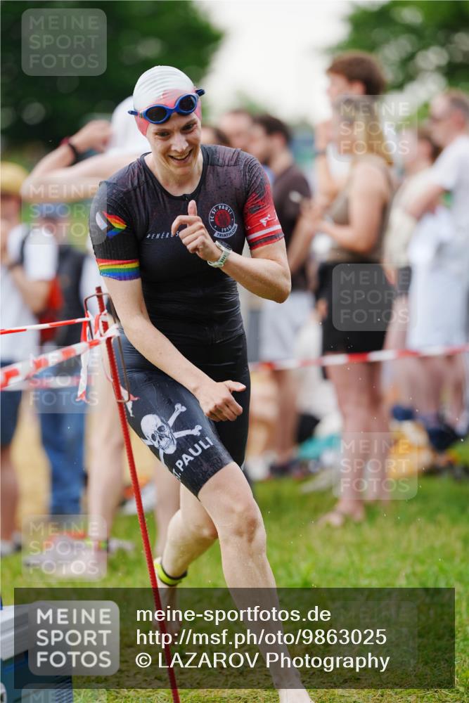 21.06.2026 - 29. Vierlanden-Triathlon LAZAROV Photography http://msf.ph/oto/9863025 21.06.2026 10:16:09 Schwimmen 587 meine-sportfotos.de