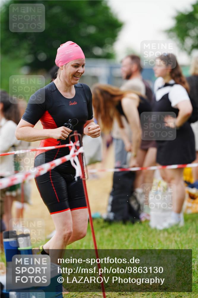 21.06.2026 - 29. Vierlanden-Triathlon LAZAROV Photography http://msf.ph/oto/9863130 21.06.2026 10:18:21 Schwimmen 494, 592, 618 meine-sportfotos.de
