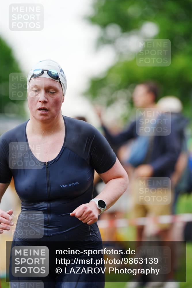 21.06.2026 - 29. Vierlanden-Triathlon LAZAROV Photography http://msf.ph/oto/9863139 21.06.2026 10:18:28 Schwimmen 494, 499, 571, 592, 606, 618 meine-sportfotos.de