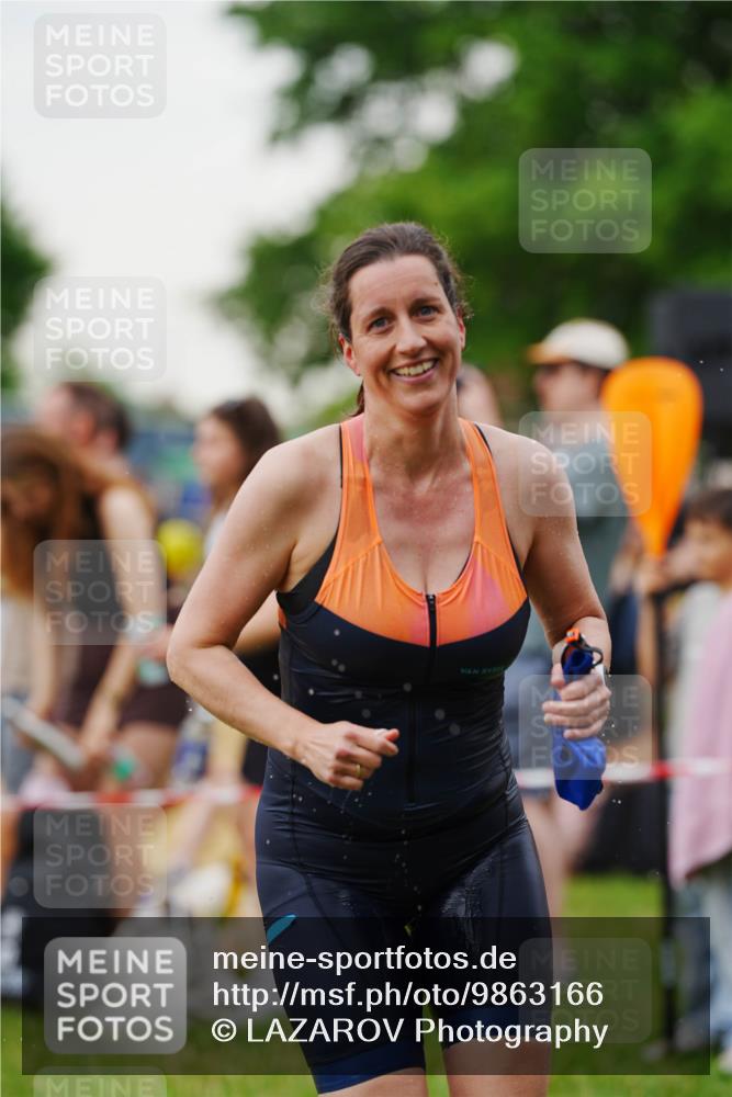 21.06.2026 - 29. Vierlanden-Triathlon LAZAROV Photography http://msf.ph/oto/9863166 21.06.2026 10:18:55 Schwimmen 355, 482, 490, 492, 510, 511, 524, 551, 556, 558, 590, 601 meine-sportfotos.de