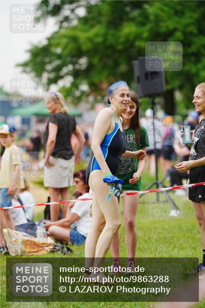 21.06.2026 - 29. Vierlanden-Triathlon LAZAROV Photography http://msf.ph/oto/9863288 21.06.2026 10:24:07 Schwimmen 560, 589, 611 meine-sportfotos.de