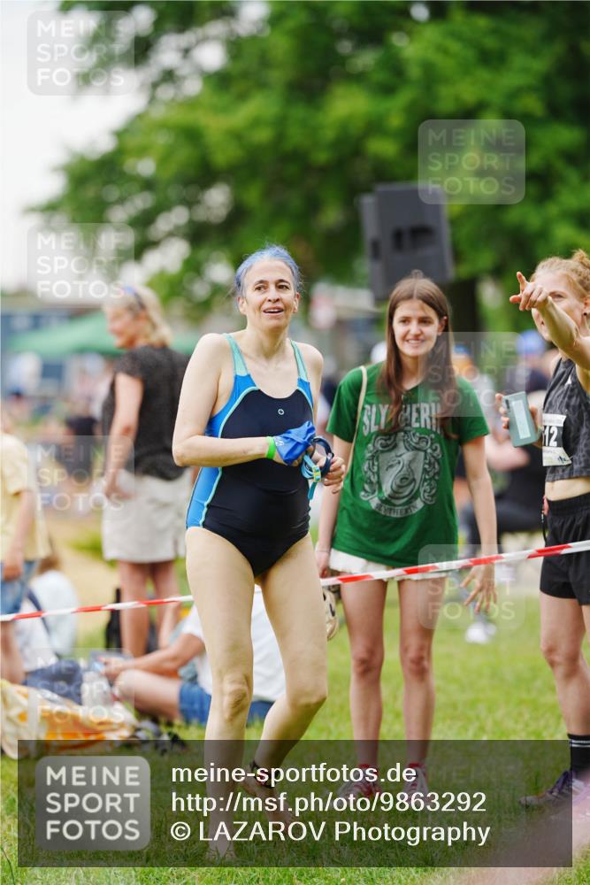 21.06.2026 - 29. Vierlanden-Triathlon LAZAROV Photography http://msf.ph/oto/9863292 21.06.2026 10:24:08 Schwimmen 560, 589, 611 meine-sportfotos.de