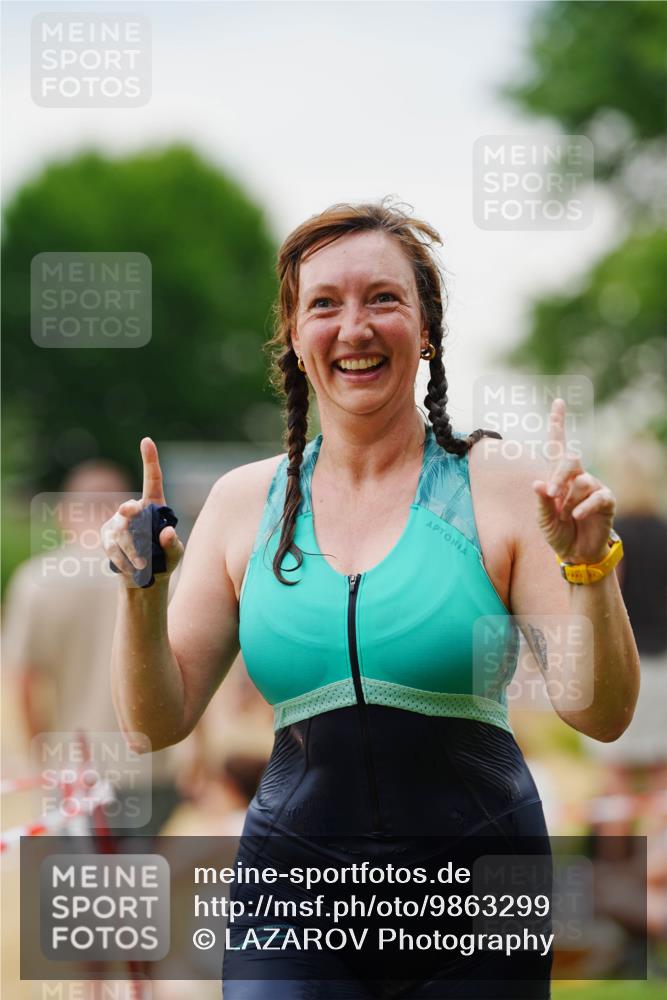 21.06.2026 - 29. Vierlanden-Triathlon LAZAROV Photography http://msf.ph/oto/9863299 21.06.2026 10:24:14 Schwimmen 589, 611 meine-sportfotos.de