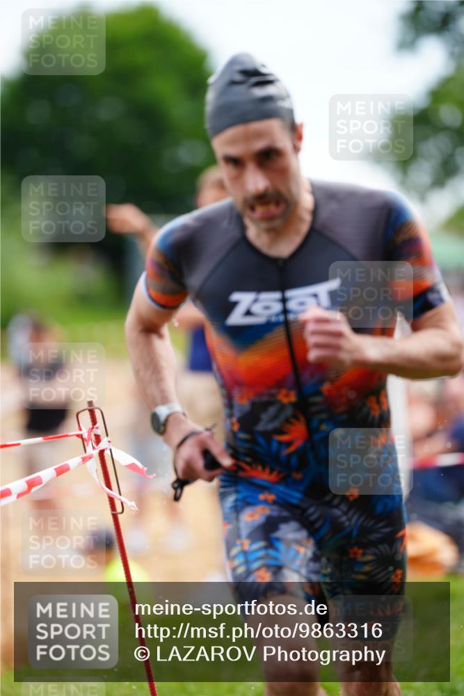 21.06.2026 - 29. Vierlanden-Triathlon LAZAROV Photography http://msf.ph/oto/9863316 21.06.2026 10:53:25 Schwimmen 657 meine-sportfotos.de