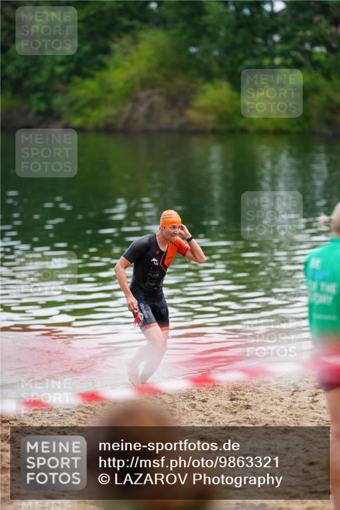 21.06.2026 - 29. Vierlanden-Triathlon LAZAROV Photography http://msf.ph/oto/9863321 21.06.2026 10:54:41 Schwimmen 667, 704 meine-sportfotos.de