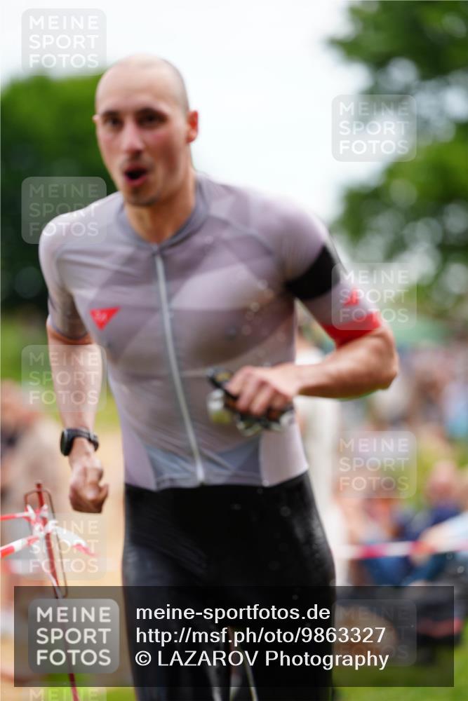 21.06.2026 - 29. Vierlanden-Triathlon LAZAROV Photography http://msf.ph/oto/9863327 21.06.2026 10:55:09 Schwimmen 97, 679 meine-sportfotos.de