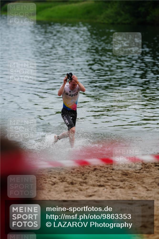 21.06.2026 - 29. Vierlanden-Triathlon LAZAROV Photography http://msf.ph/oto/9863353 21.06.2026 10:56:31 Schwimmen 654 meine-sportfotos.de