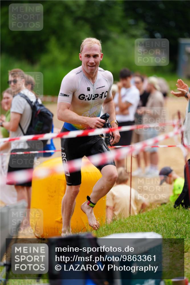 21.06.2026 - 29. Vierlanden-Triathlon LAZAROV Photography http://msf.ph/oto/9863361 21.06.2026 10:56:36 Schwimmen 654 meine-sportfotos.de