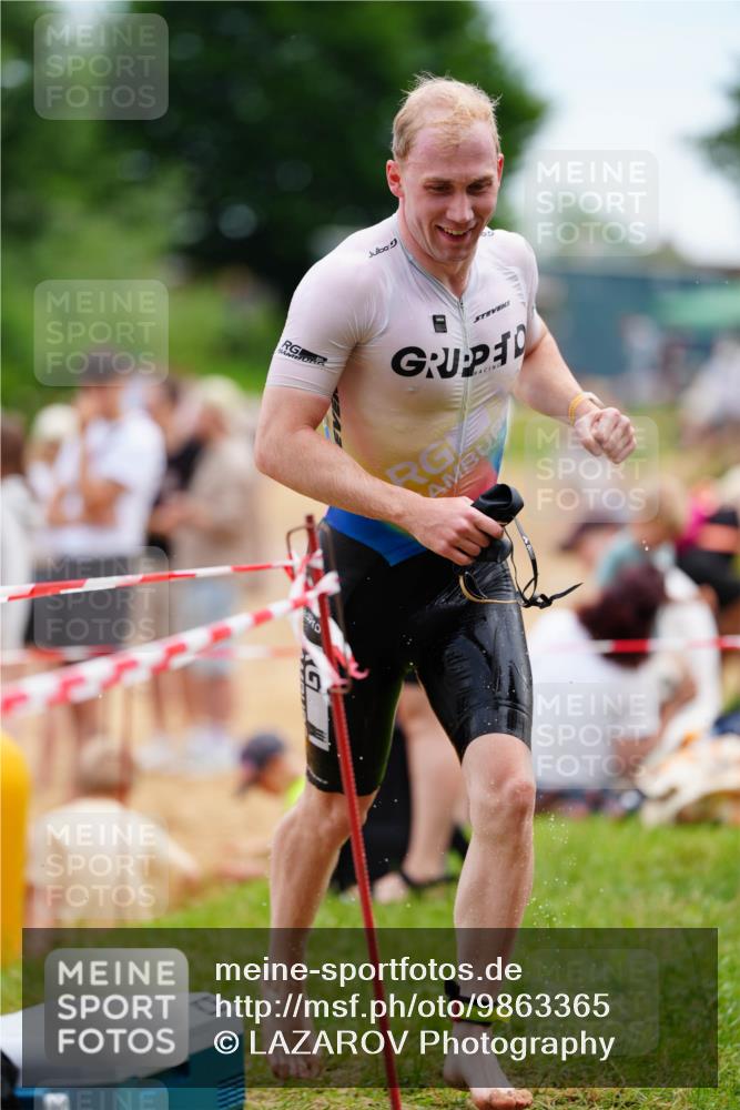 21.06.2026 - 29. Vierlanden-Triathlon LAZAROV Photography http://msf.ph/oto/9863365 21.06.2026 10:56:36 Schwimmen 654 meine-sportfotos.de