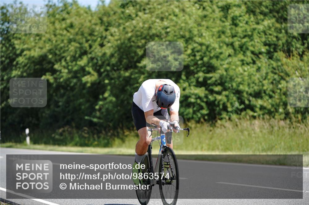 21.06.2026 - Viking Triathlon Michael Burmester http://msf.ph/oto/9863574 21.06.2026 11:38:53 Radfahren 100, 102, 105, 164, 171, 268, 276, 306, 326, 531, 563, 605, 606, 617, 638, 648 meine-sportfotos.de