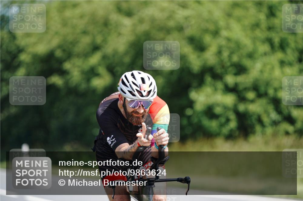 21.06.2026 - Viking Triathlon Michael Burmester http://msf.ph/oto/9863624 21.06.2026 11:39:50 Radfahren 2, 19, 21, 91, 173, 192, 194, 194, 313, 380 meine-sportfotos.de