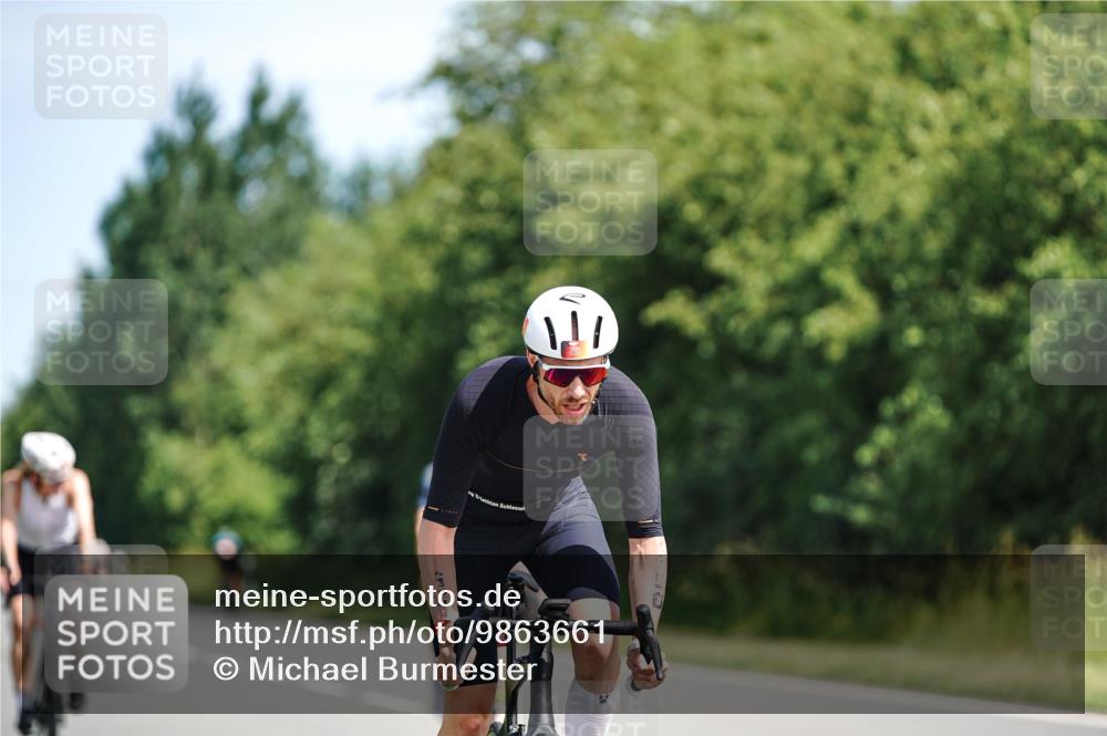 21.06.2026 - Viking Triathlon Michael Burmester http://msf.ph/oto/9863661 21.06.2026 11:40:11 Radfahren 21, 91, 144, 161, 196, 205, 342, 350, 380, 475, 540, 554, 555, 607, 628, 639 meine-sportfotos.de