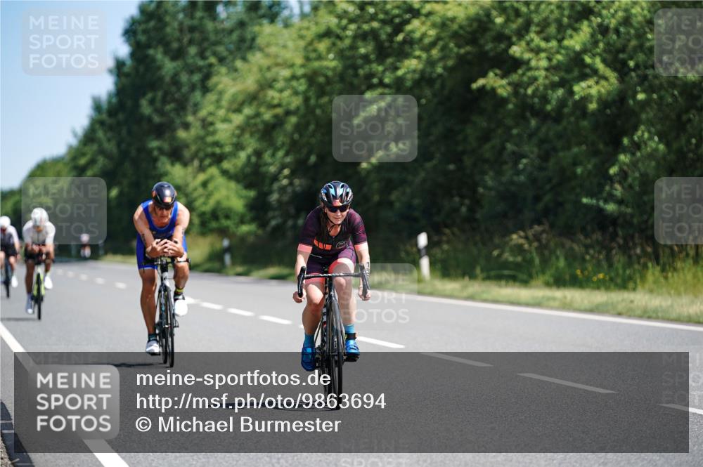 21.06.2026 - Viking Triathlon Michael Burmester http://msf.ph/oto/9863694 21.06.2026 11:40:42 Radfahren 7, 155, 260, 317, 366, 425, 445, 465, 467 meine-sportfotos.de