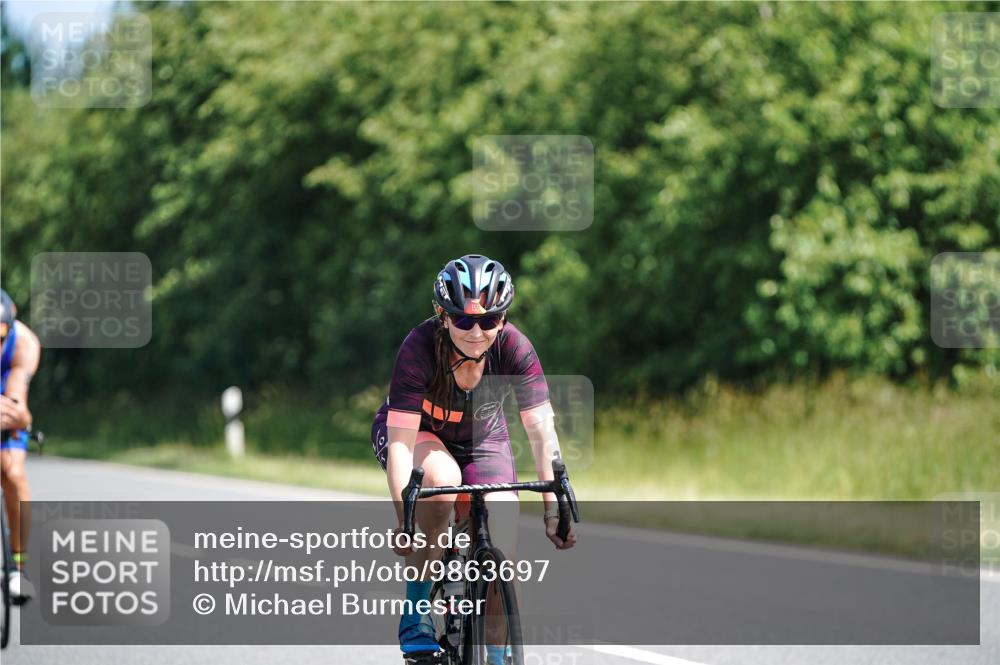 21.06.2026 - Viking Triathlon Michael Burmester http://msf.ph/oto/9863697 21.06.2026 11:40:43 Radfahren 7, 155, 260, 317, 366, 445, 465, 467 meine-sportfotos.de