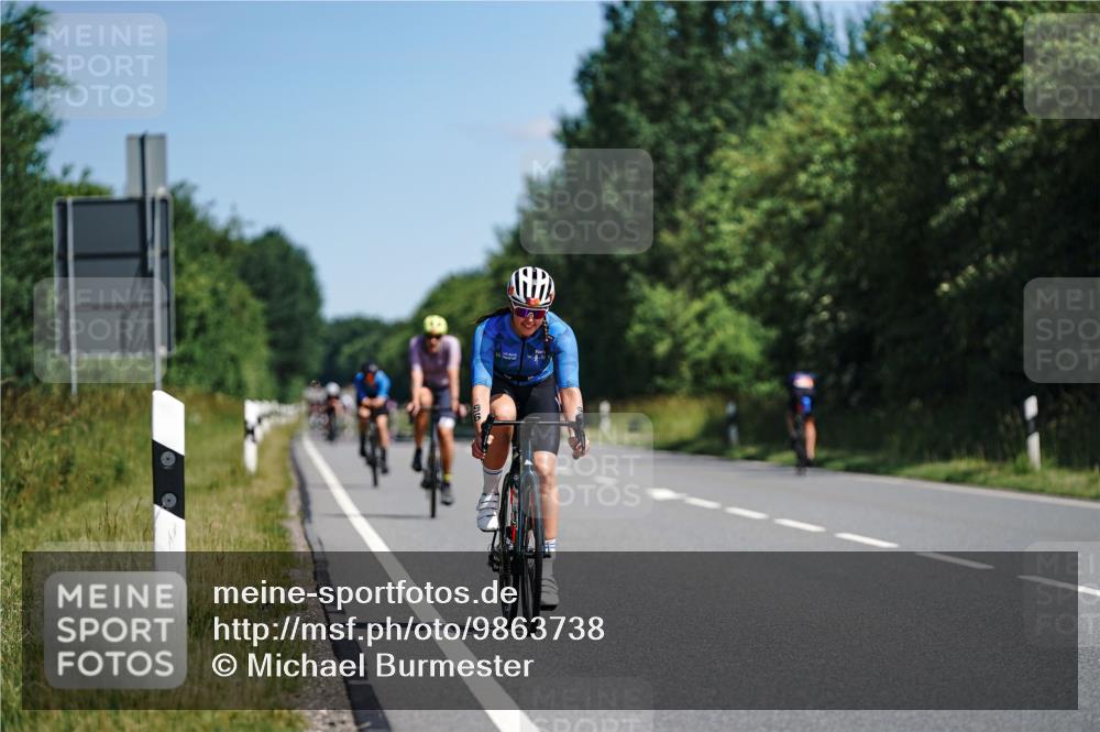 21.06.2026 - Viking Triathlon Michael Burmester http://msf.ph/oto/9863738 21.06.2026 11:41:00 Radfahren 26, 96, 136, 247, 287, 287, 317, 317, 445, 467, 467, 658 meine-sportfotos.de