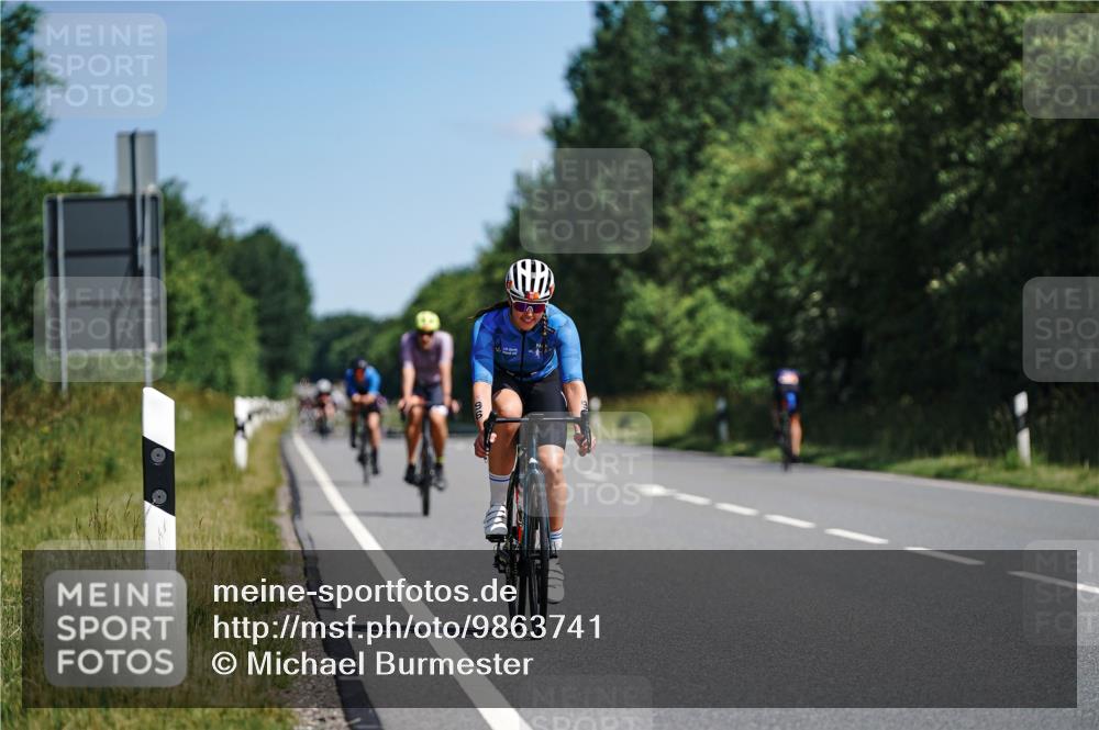 21.06.2026 - Viking Triathlon Michael Burmester http://msf.ph/oto/9863741 21.06.2026 11:41:00 Radfahren 26, 96, 136, 247, 287, 287, 317, 317, 445, 467, 467, 658 meine-sportfotos.de
